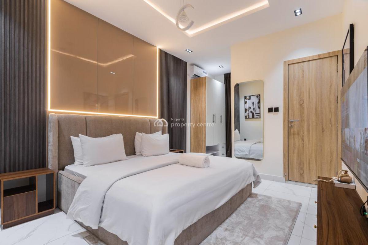 Luxury 2 Bedroom Apartment with Balconies, Pool & Unlimited Internet, Ps5, Spacious Apartment, Relaxing Environment, Ikate, Lekki, Lagos, Flat / Apartment Short Let