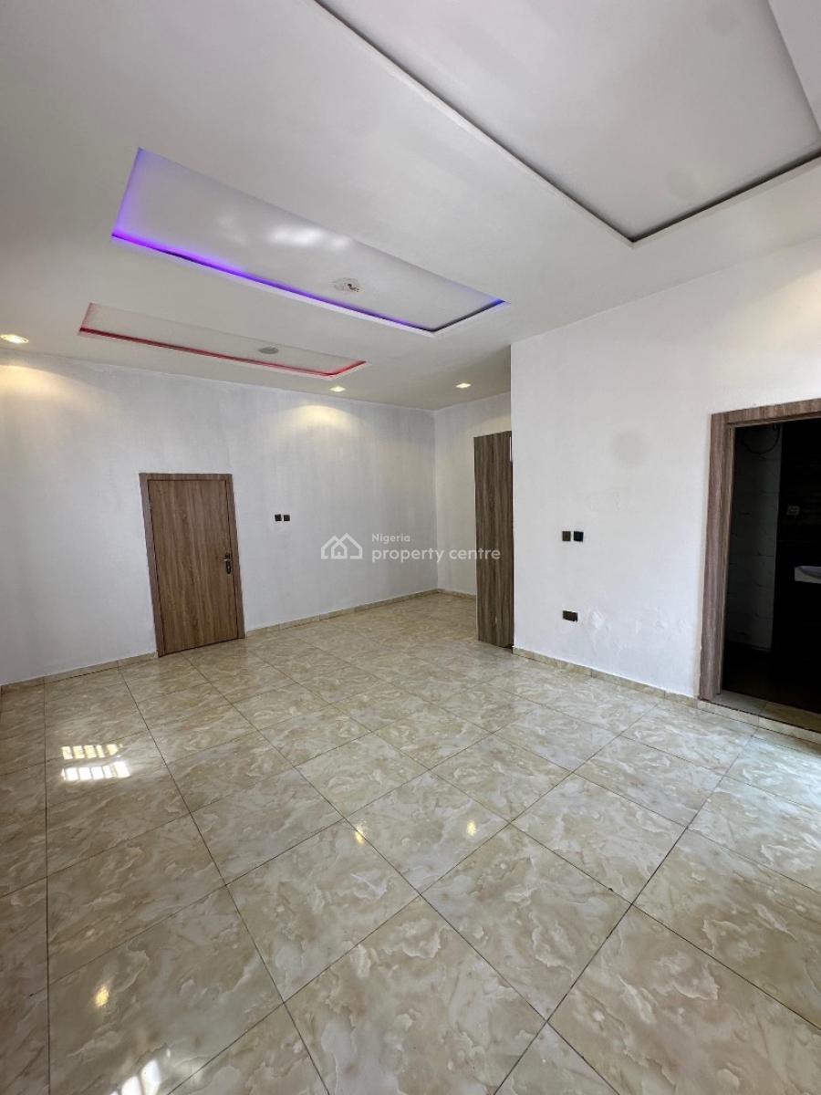 Luxurious Masters Bedroom in a Shared Apartment, Royal Pine Estate, By Orchid Road, Lekki, Lagos, Lekki, Lagos, Self Contain (single Rooms) for Rent