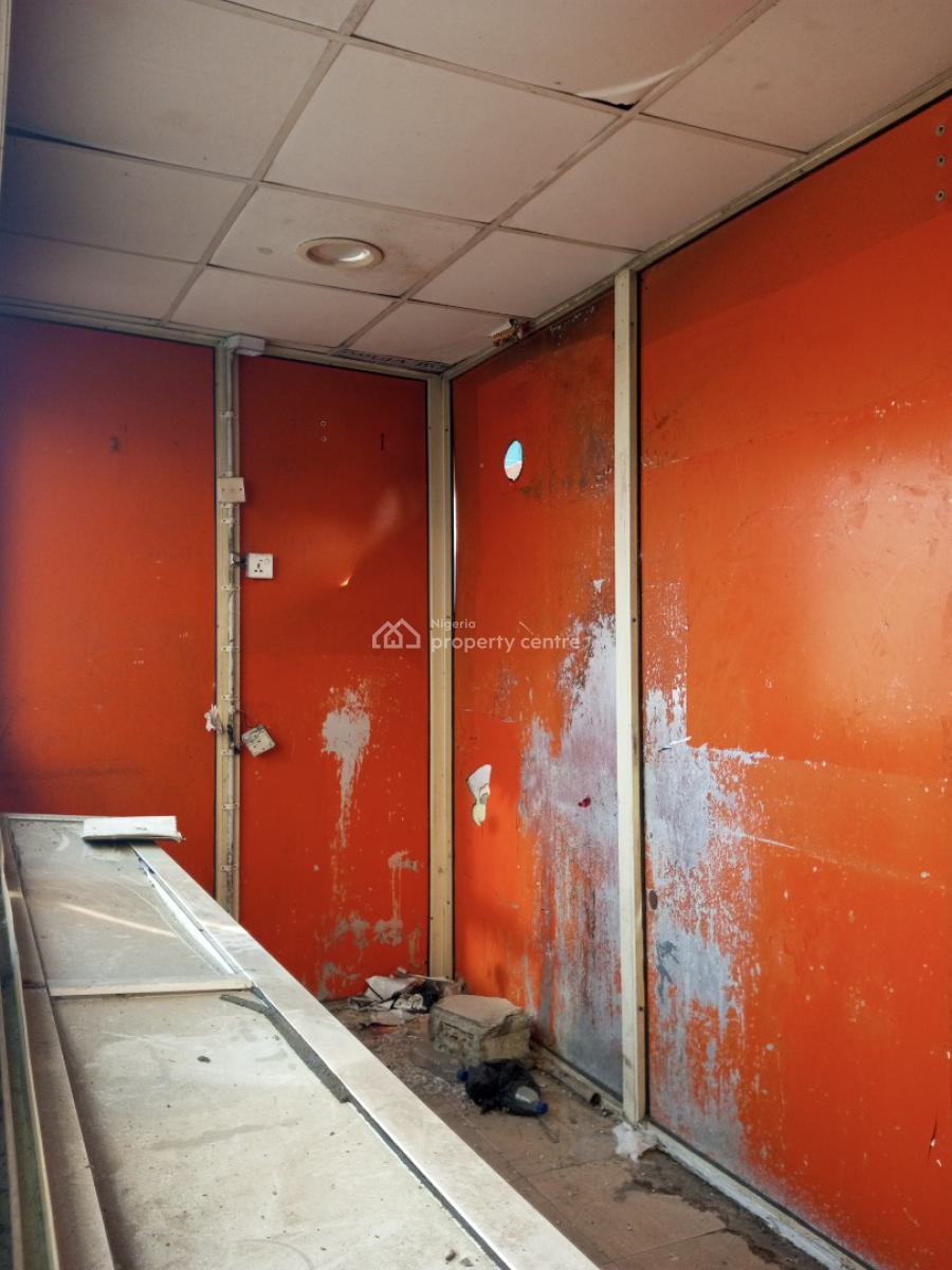 Glass Shop Directly Facing The Road, Badore, Ajah, Lagos, Shop for Rent
