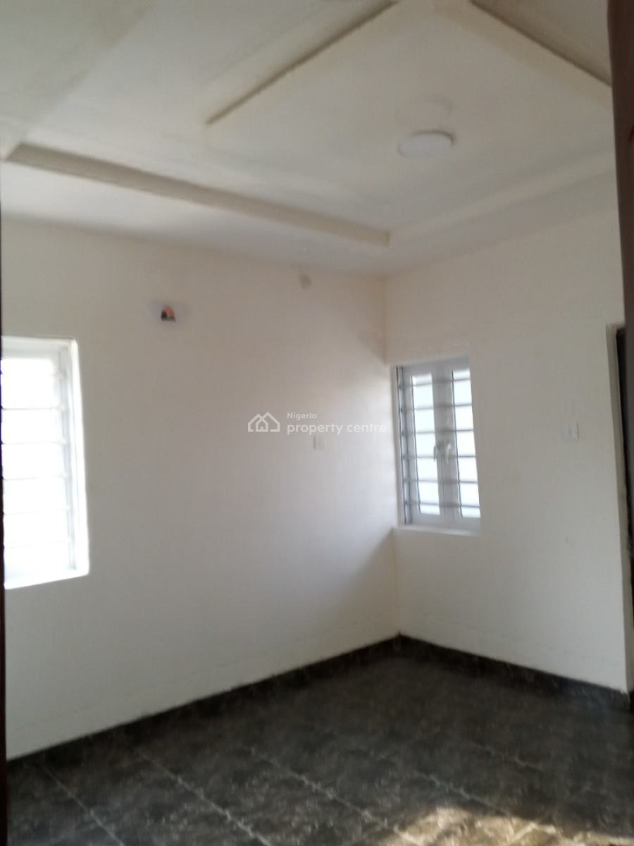 Newly Built Spacious 2 Bedrooms, Bucknor Estate, Jakande Axis, Isolo, Lagos, Flat / Apartment for Rent