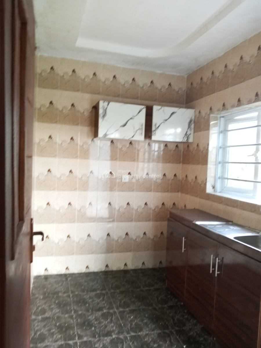 Newly Built Spacious 2 Bedrooms, Bucknor Estate, Jakande Axis, Isolo, Lagos, Flat / Apartment for Rent