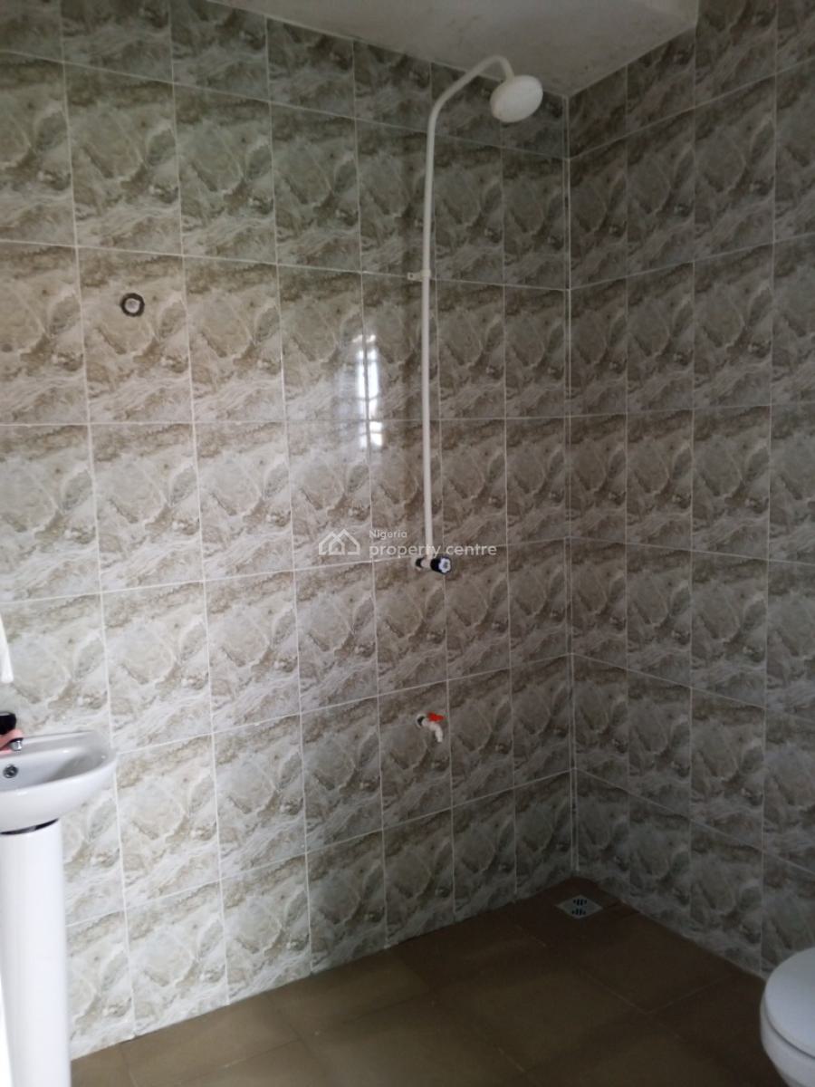 Newly Built Spacious 2 Bedrooms, Bucknor Estate, Jakande Axis, Isolo, Lagos, Flat / Apartment for Rent