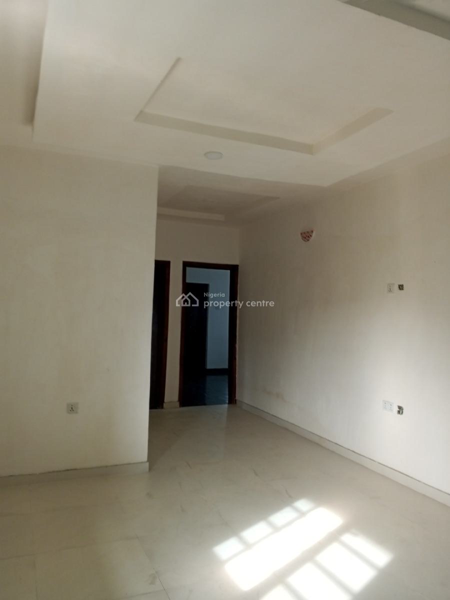 Newly Built Spacious 2 Bedrooms, Bucknor Estate, Jakande Axis, Isolo, Lagos, Flat / Apartment for Rent