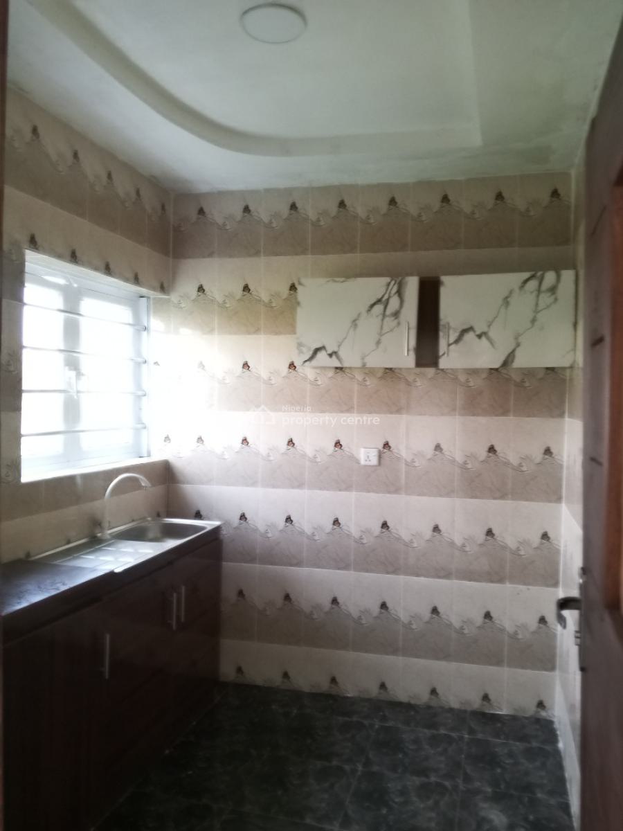 Newly Built Spacious 2 Bedrooms, Bucknor Estate, Jakande Axis, Isolo, Lagos, Flat / Apartment for Rent