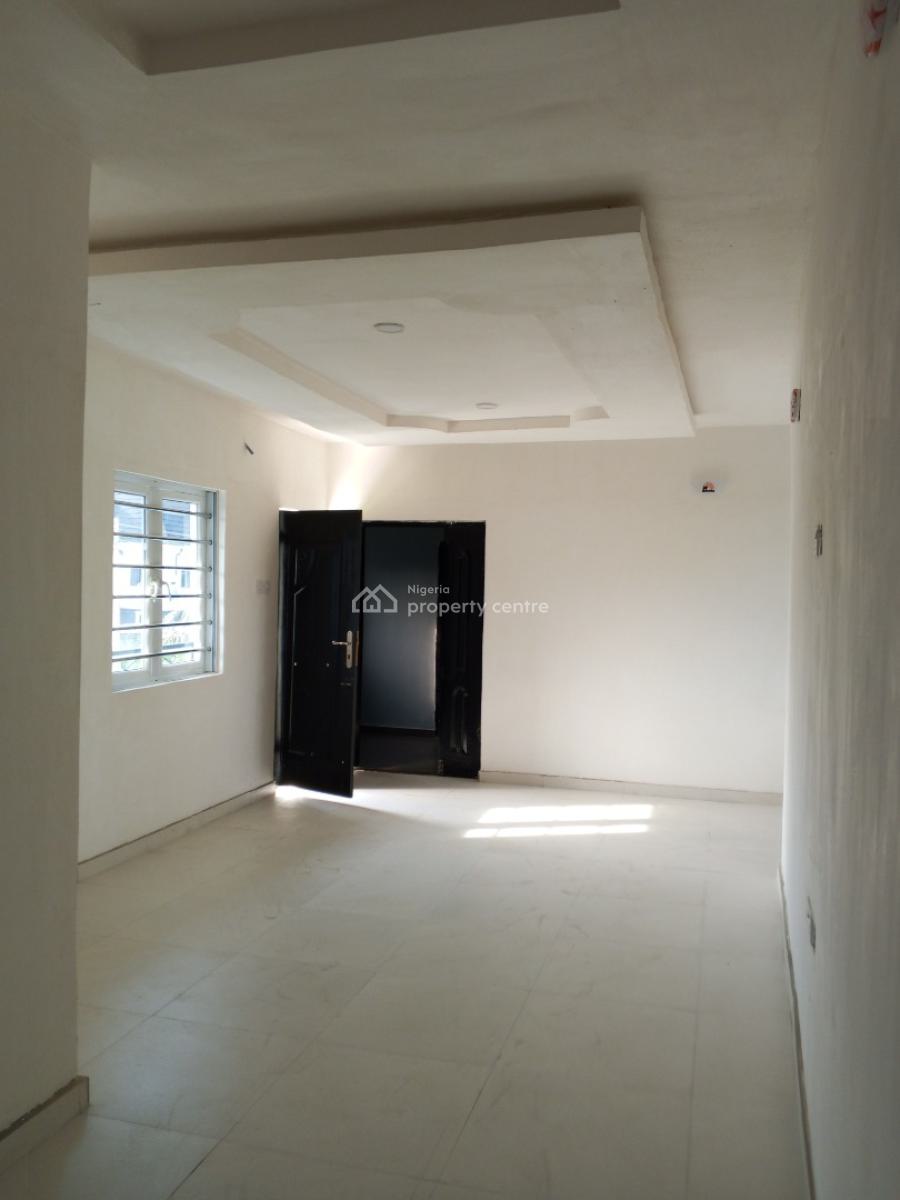 Newly Built Spacious 2 Bedrooms, Bucknor Estate, Jakande Axis, Isolo, Lagos, Flat / Apartment for Rent