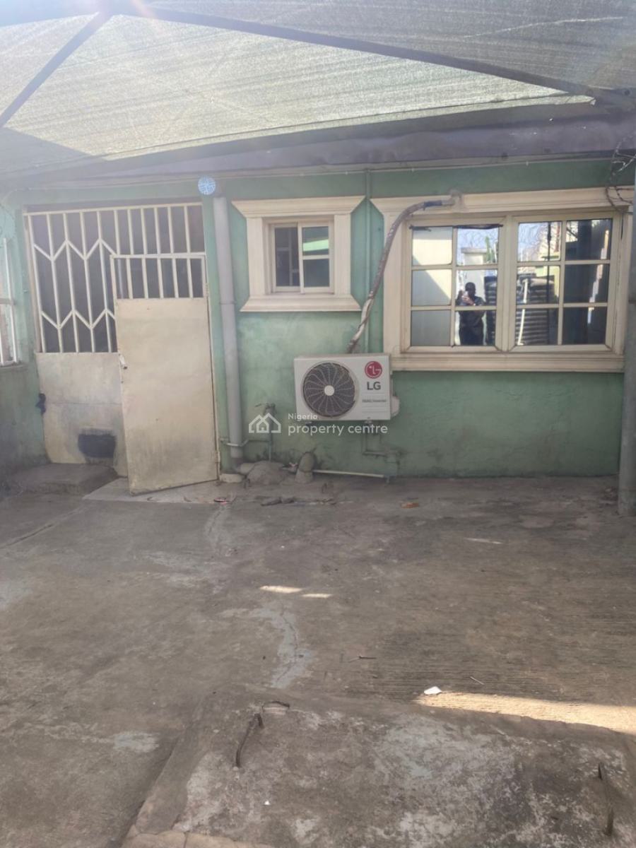 2 Bedroom Bungalow, Kubwa, Abuja, Semi-detached Bungalow for Sale
