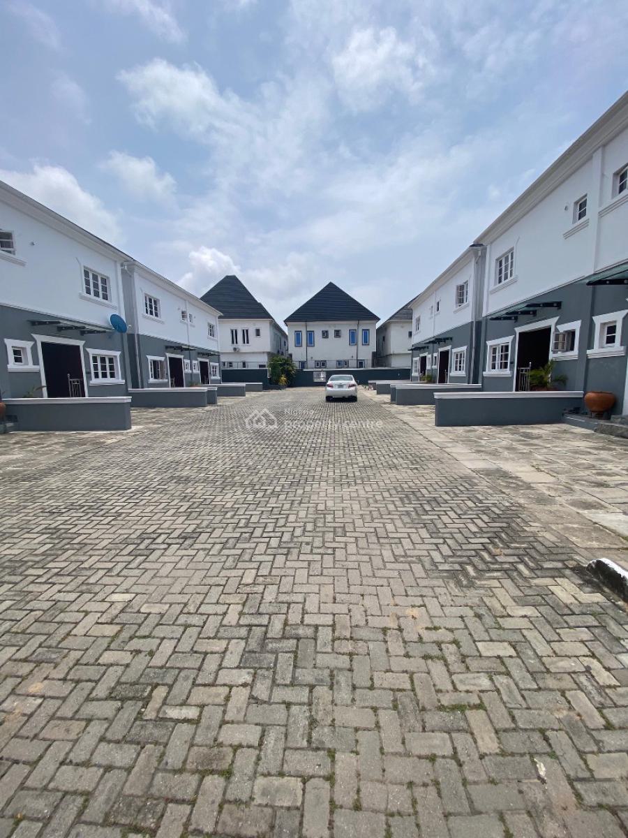 4 Bedroom Terrace with Bq, 2nd Toll Gate, Lekki Phase 2, Lekki, Lagos, Terraced Duplex for Rent