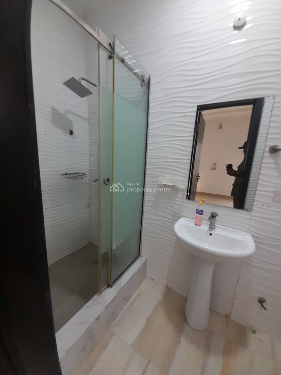 Spacious and Well Renovated 5bedroom Fully-detached Duplex with Bq, Chevron Drive Lekki Lagos, Lekki Expressway, Lekki, Lagos, Detached Duplex for Rent