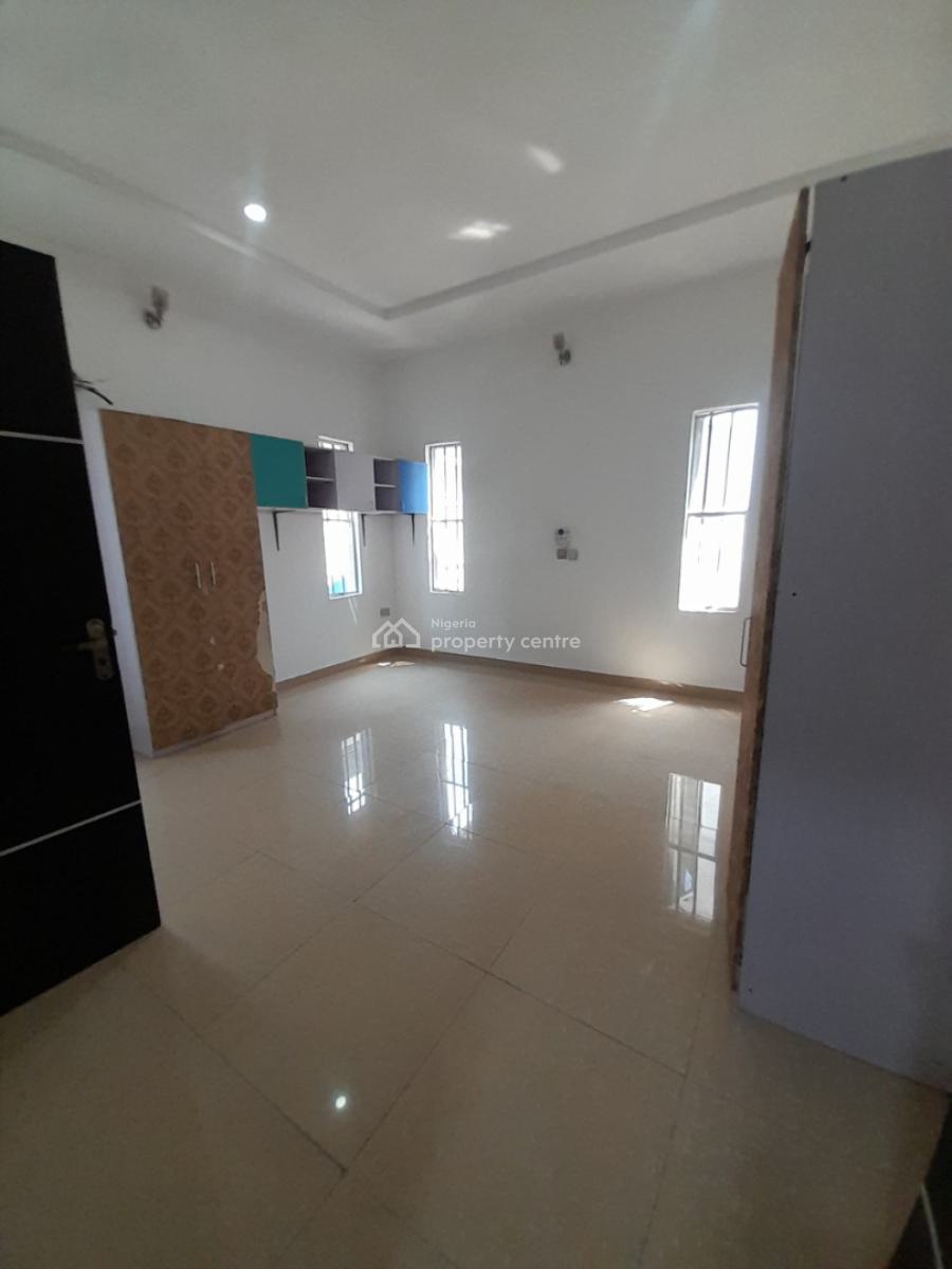 Spacious and Well Renovated 5bedroom Fully-detached Duplex with Bq, Chevron Drive Lekki Lagos, Lekki Expressway, Lekki, Lagos, Detached Duplex for Rent