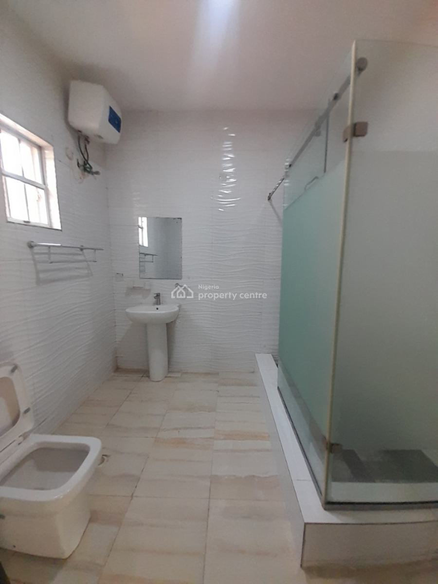 Spacious and Well Renovated 5bedroom Fully-detached Duplex with Bq, Chevron Drive Lekki Lagos, Lekki Expressway, Lekki, Lagos, Detached Duplex for Rent