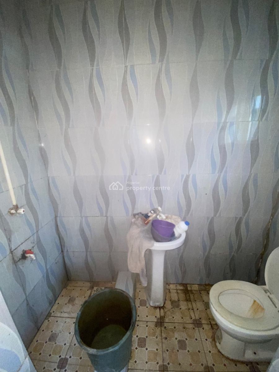 Spacious 2 Bedroom Apartment with in a Gated Compound, United Estate, Sangotedo, Ajah, Lagos, Flat / Apartment for Rent