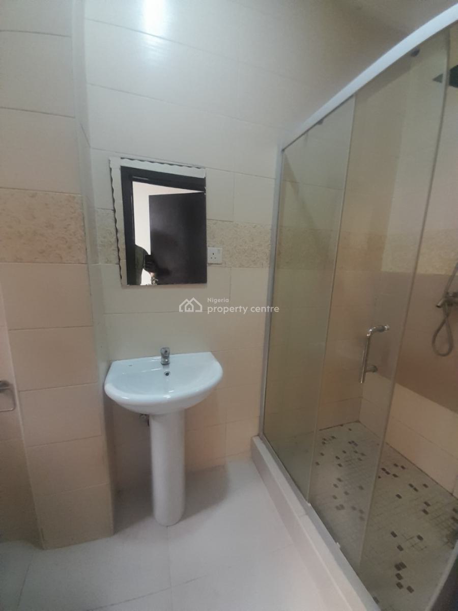 Well Renovated 3bedroom Serviced Apartment, Chevron Drive Lekki Lagos, Lekki Expressway, Lekki, Lagos, Flat / Apartment for Rent