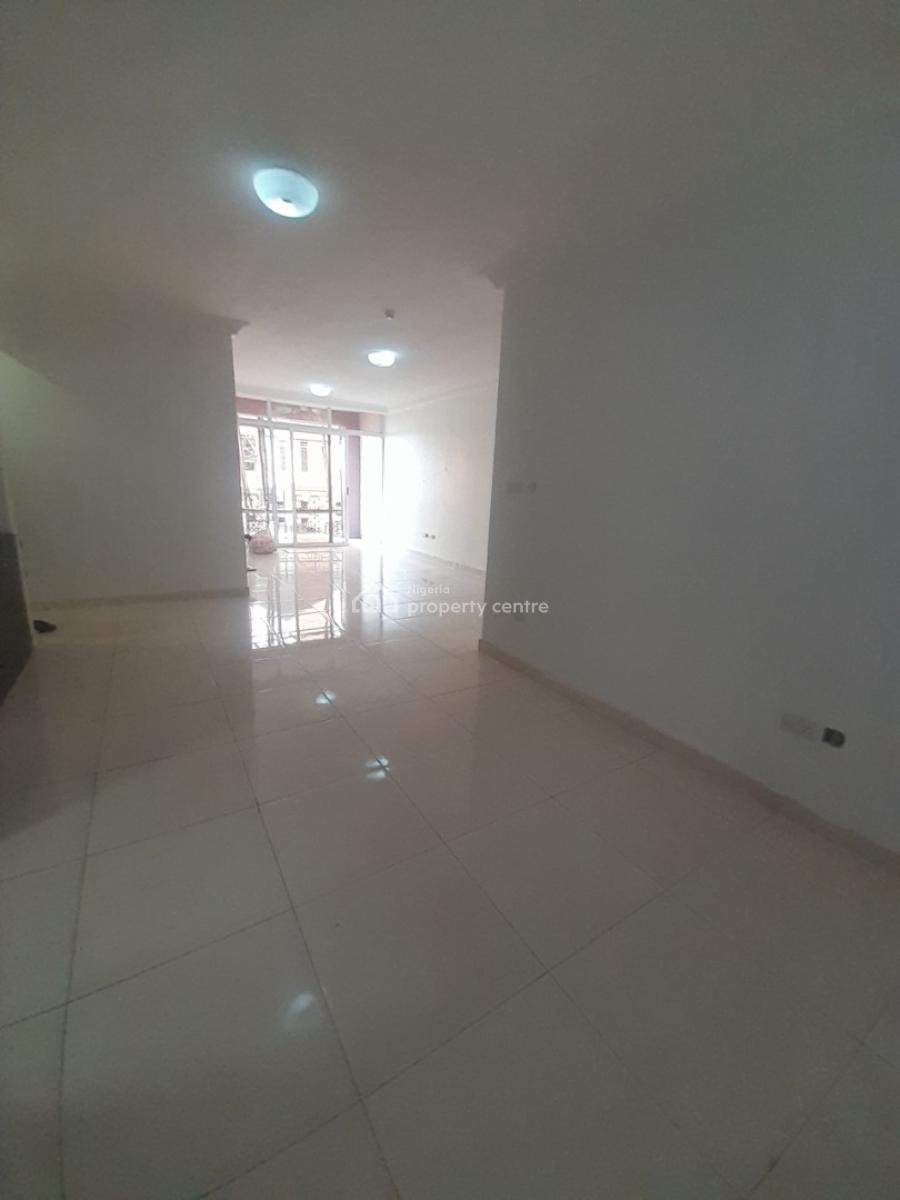 Well Renovated 3bedroom Serviced Apartment, Chevron Drive Lekki Lagos, Lekki Expressway, Lekki, Lagos, Flat / Apartment for Rent
