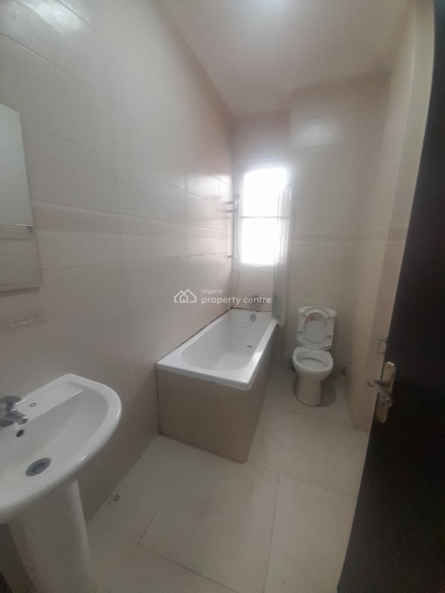 Well Renovated 3bedroom Serviced Apartment, Chevron Drive Lekki Lagos, Lekki Expressway, Lekki, Lagos, Flat / Apartment for Rent