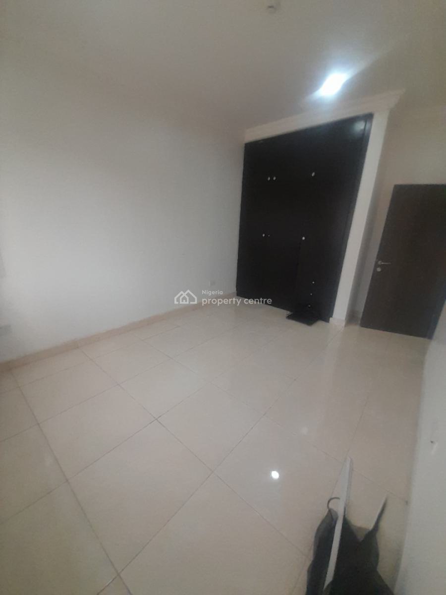 Well Renovated 3bedroom Serviced Apartment, Chevron Drive Lekki Lagos, Lekki Expressway, Lekki, Lagos, Flat / Apartment for Rent