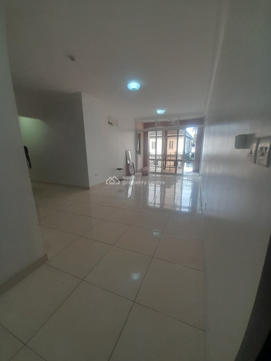 Well Renovated 3bedroom Serviced Apartment, Chevron Drive Lekki Lagos, Lekki Expressway, Lekki, Lagos, Flat / Apartment for Rent