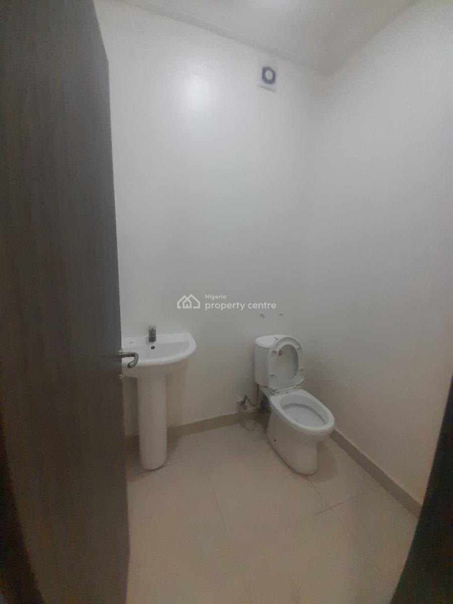 Well Renovated 3bedroom Serviced Apartment, Chevron Drive Lekki Lagos, Lekki Expressway, Lekki, Lagos, Flat / Apartment for Rent