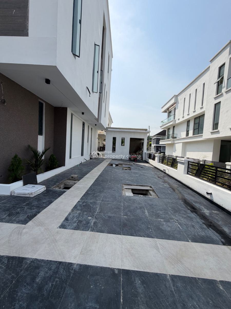 6bedroom Detached House in Osapa London Lekki, Secured Estate in Lekki, Osapa, Lekki, Lagos, Detached Duplex for Sale