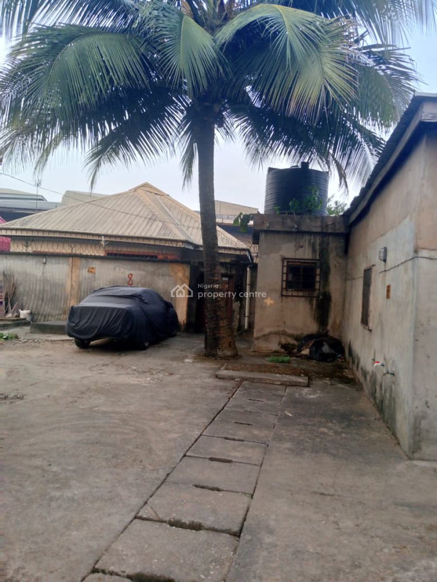 Four Bedrooms Flat Bungalow in Abia, Rail Estate, Aba, Abia, Semi-detached Bungalow for Sale