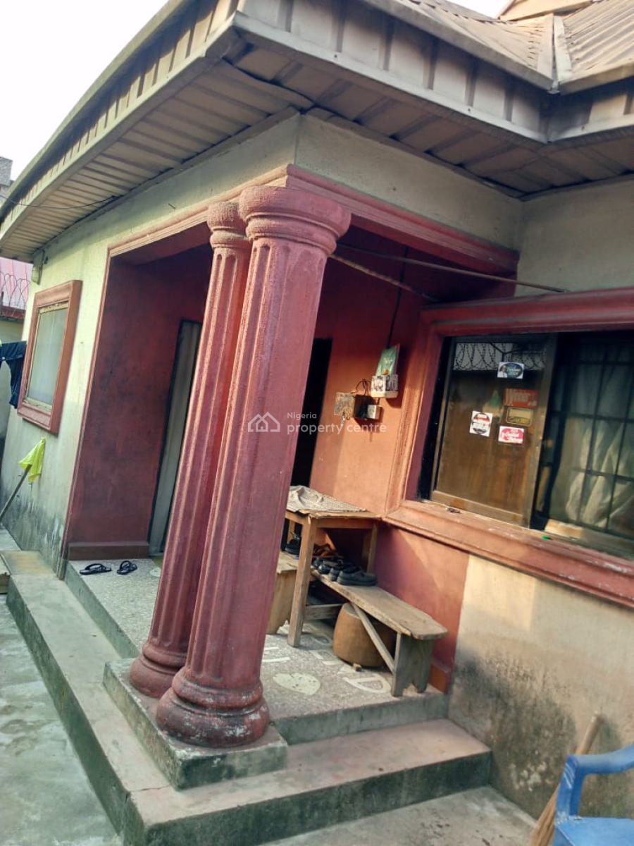 Four Bedrooms Flat Bungalow in Abia, Rail Estate, Aba, Abia, Semi-detached Bungalow for Sale