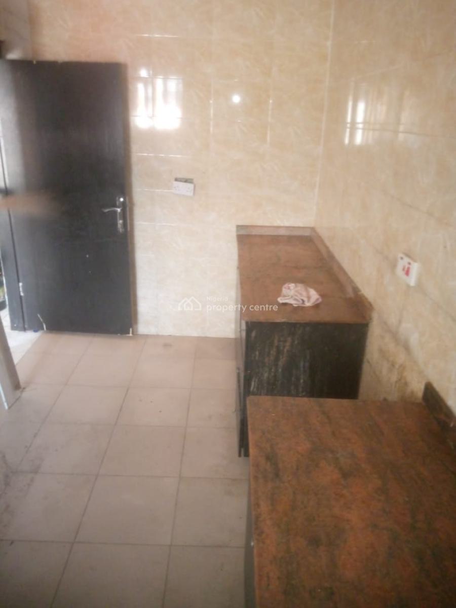 Lovely 2bed Flat Upstairs in a Secured Estate, Badore, Ajah, Lagos, Flat / Apartment for Rent