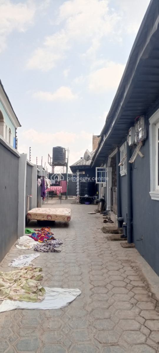 Lovely Pop 2 Bedroom Flat Ensuit, Short Drive From Ojodu Berger Lagos, Orinmerunmu, Asese, Ibafo, Ogun, Flat / Apartment for Rent