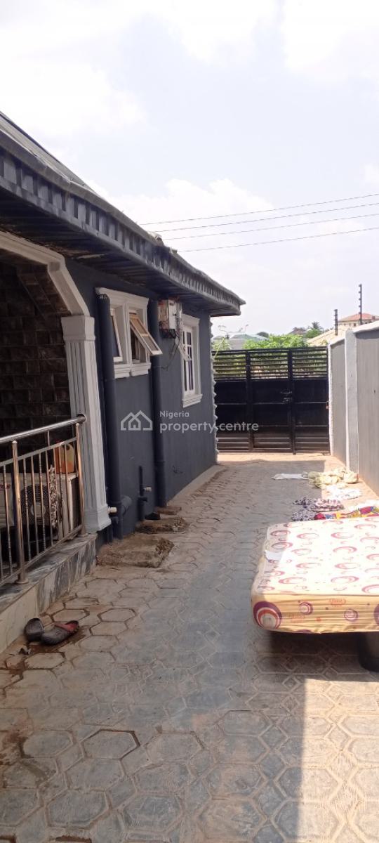 Lovely Pop 2 Bedroom Flat Ensuit, Short Drive From Ojodu Berger Lagos, Orinmerunmu, Asese, Ibafo, Ogun, Flat / Apartment for Rent