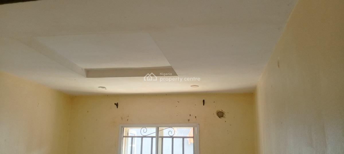 Lovely Pop 2 Bedroom Flat Ensuit, Short Drive From Ojodu Berger Lagos, Orinmerunmu, Asese, Ibafo, Ogun, Flat / Apartment for Rent