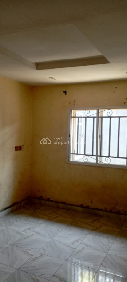 Lovely Pop 2 Bedroom Flat Ensuit, Short Drive From Ojodu Berger Lagos, Orinmerunmu, Asese, Ibafo, Ogun, Flat / Apartment for Rent