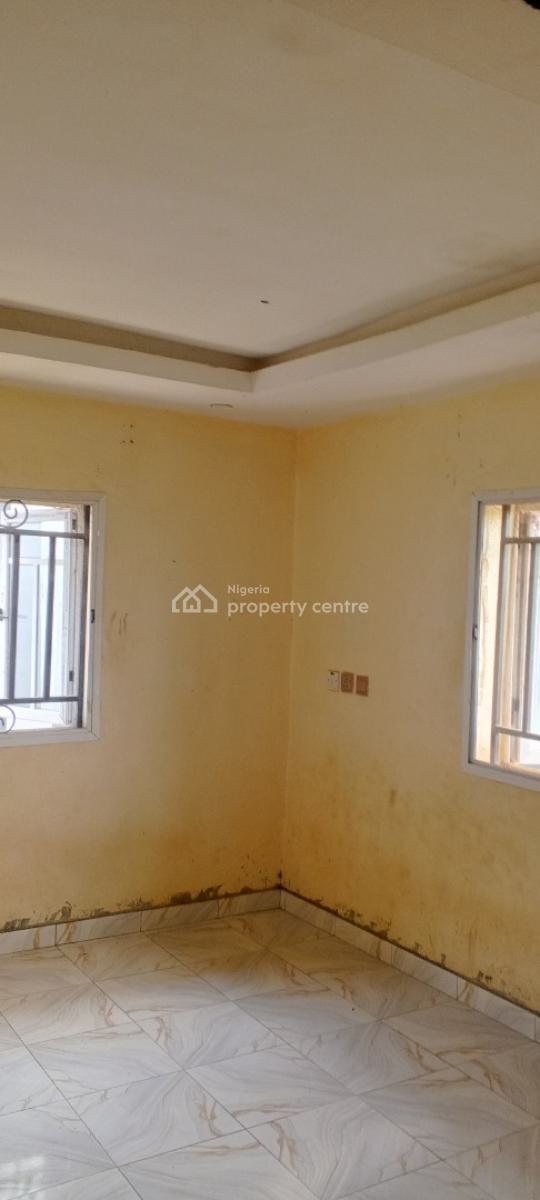 Lovely Pop 2 Bedroom Flat Ensuit, Short Drive From Ojodu Berger Lagos, Orinmerunmu, Asese, Ibafo, Ogun, Flat / Apartment for Rent