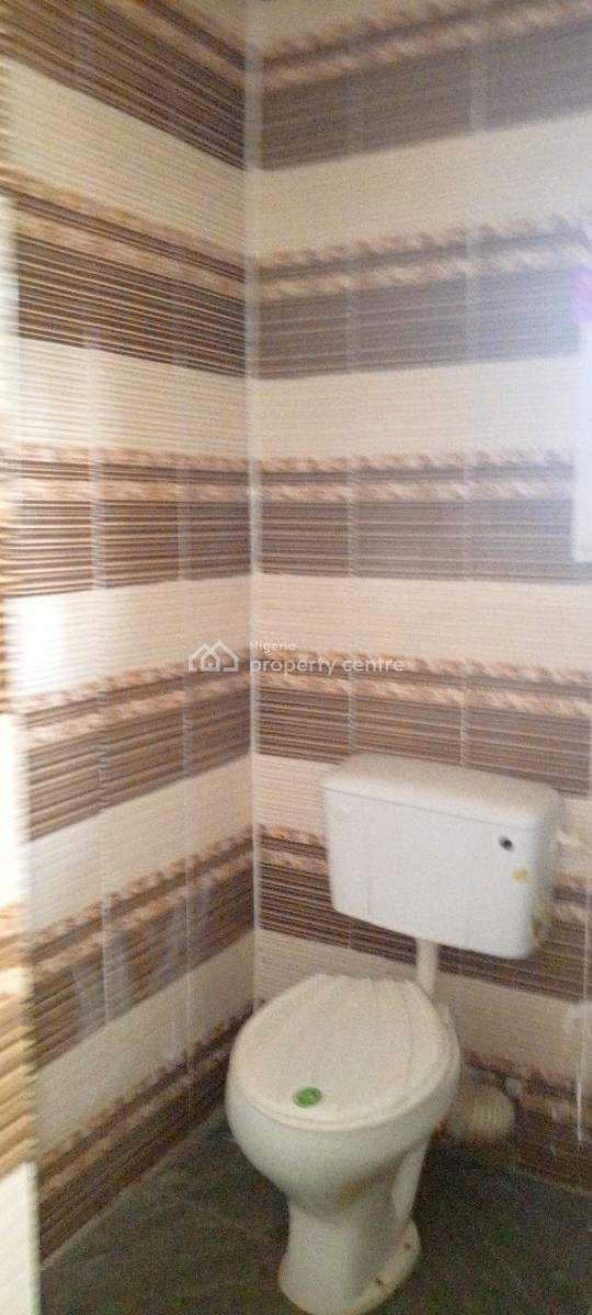 Lovely Pop 2 Bedroom Flat Ensuit, Short Drive From Ojodu Berger Lagos, Orinmerunmu, Asese, Ibafo, Ogun, Flat / Apartment for Rent