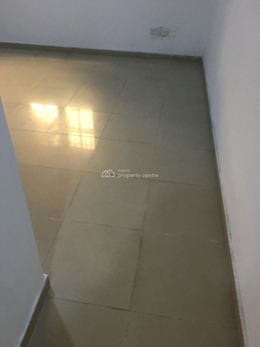 Fully Serviced 3bed Apartment + Bq Available in Lekki Phase 1, Lekki Phase 1, Lekki, Lagos, Flat / Apartment for Rent