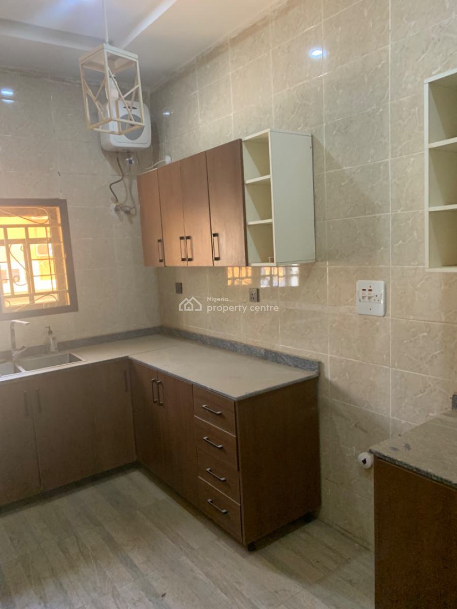 Spacious 3 Bedroom Flat on The Ground Floor, Gaduwa, Abuja, Flat / Apartment for Rent