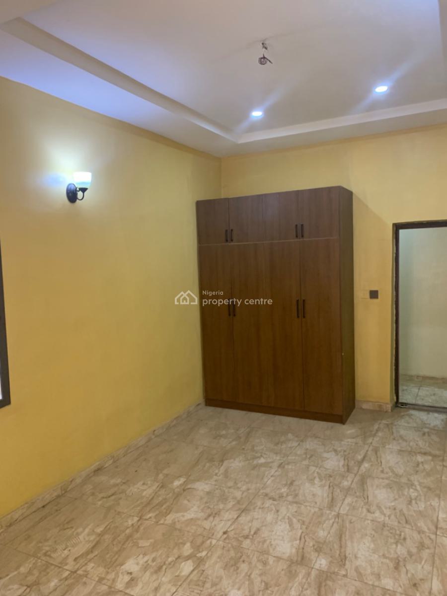 Spacious 3 Bedroom Flat on The Ground Floor, Gaduwa, Abuja, Flat / Apartment for Rent