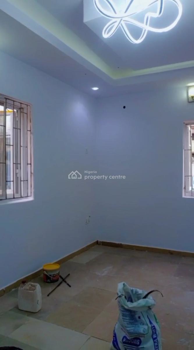 Renovated 2bedroom Flat Ground-floor Ensuite, Iponri, Surulere, Lagos, Flat / Apartment for Rent