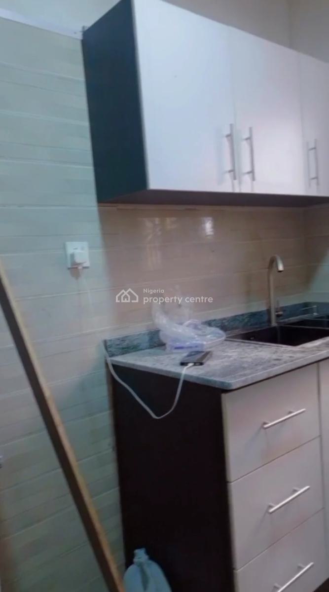 Renovated 2bedroom Flat Ground-floor Ensuite, Iponri, Surulere, Lagos, Flat / Apartment for Rent