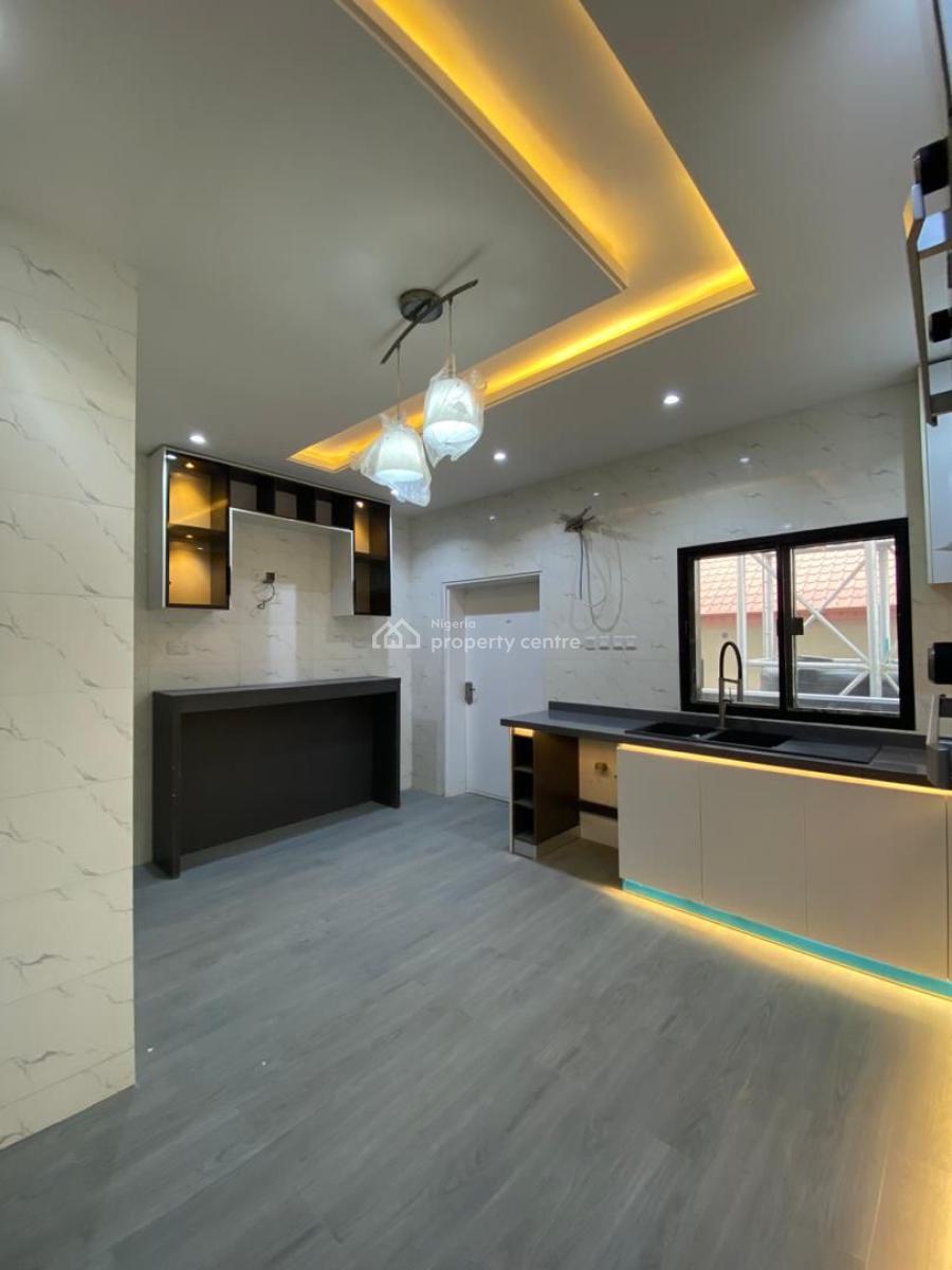 Luxury 4bedroom Maisonette, Lekki Phase 1, Lekki, Lagos, Flat / Apartment for Sale