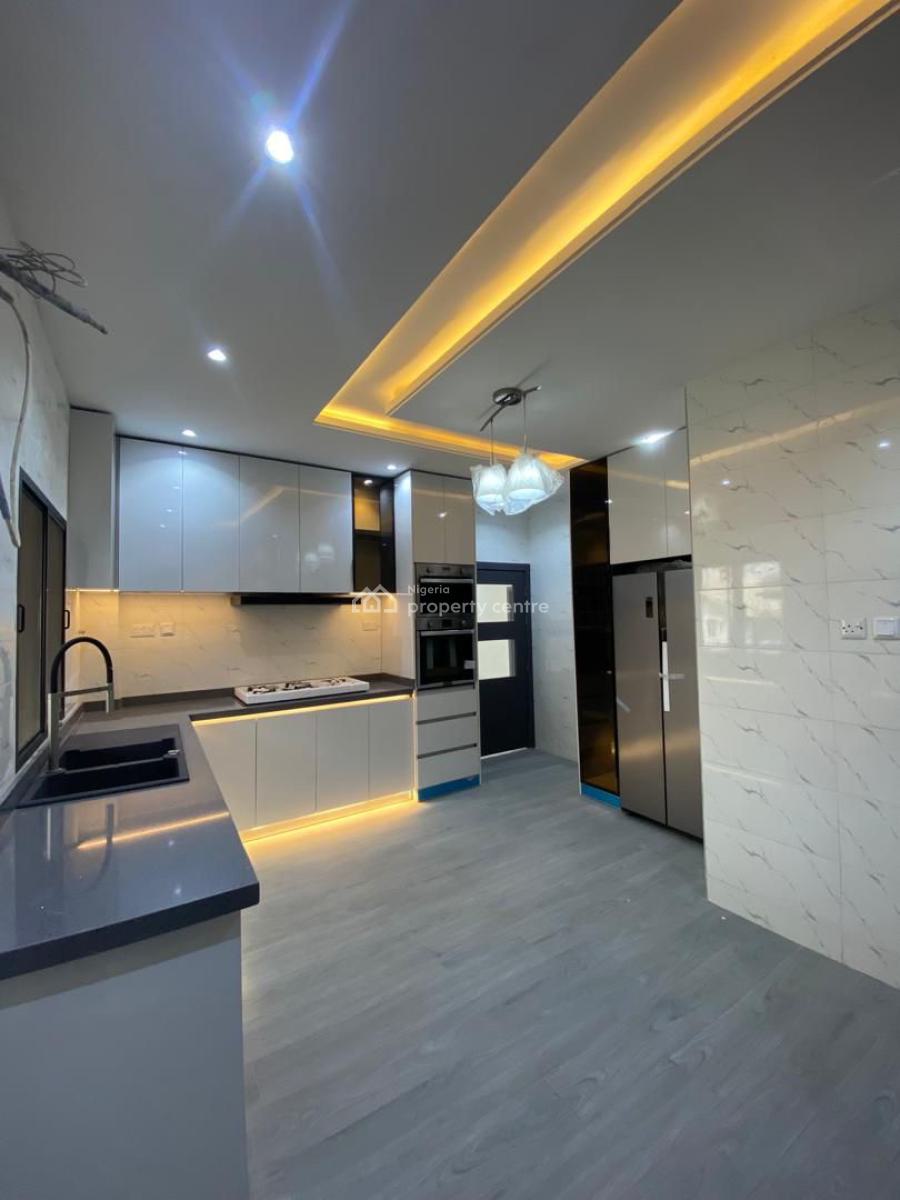 Luxury 4bedroom Maisonette, Lekki Phase 1, Lekki, Lagos, Flat / Apartment for Sale