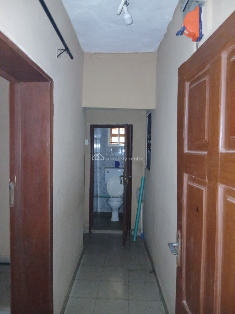 Beautiful Executive Standard Mini Flat, Shomolu, Lagos, Mini Flat (room and Parlour) for Rent