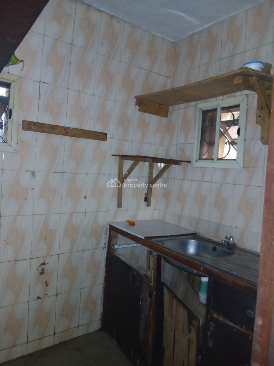 Beautiful Executive Standard Mini Flat, Shomolu, Lagos, Mini Flat (room and Parlour) for Rent