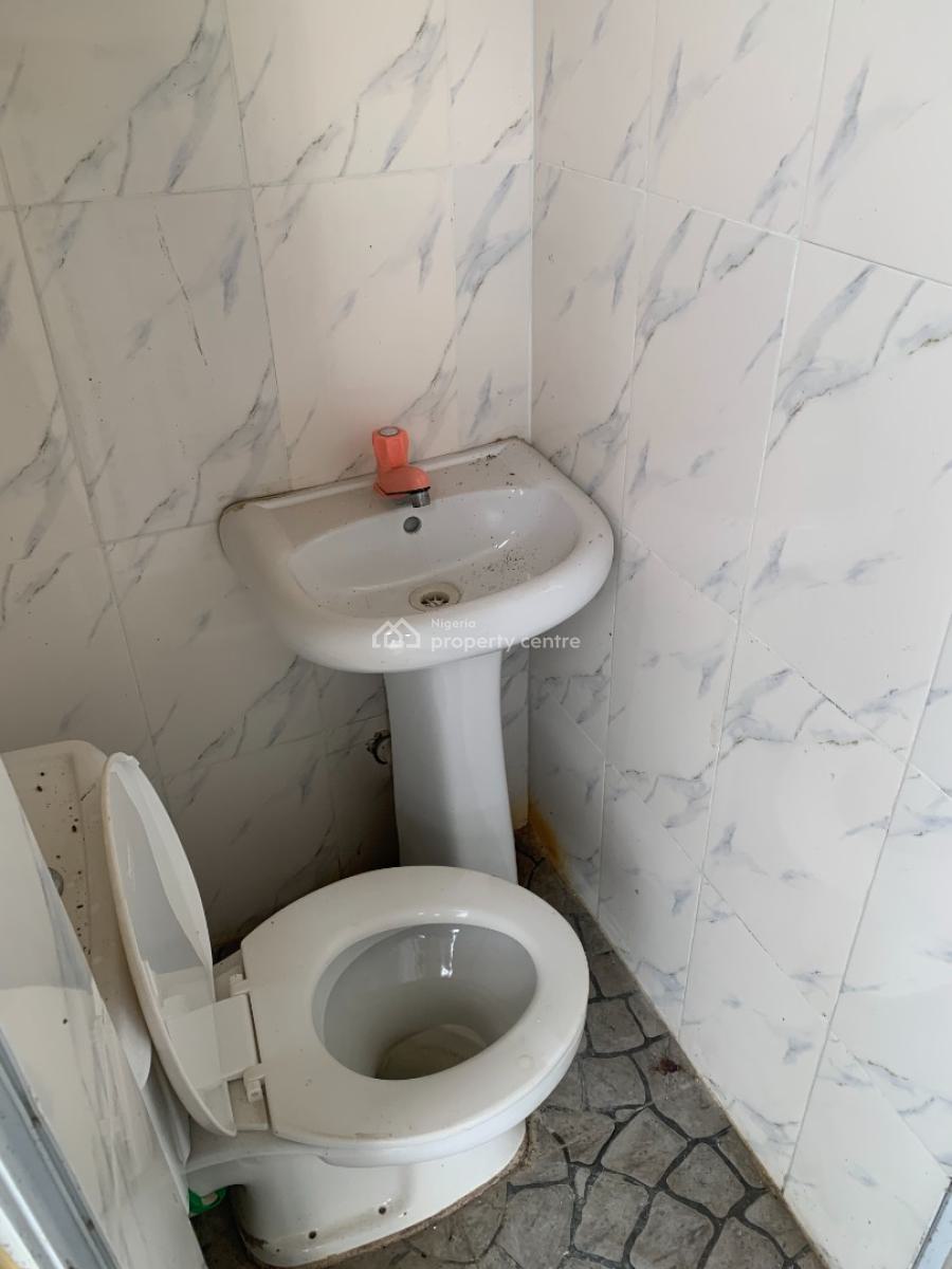 Tastefully Renovated 2 Bedroom with Dinning, Abijo, Victory Villa Estate, Ajah, Lagos, Flat / Apartment for Rent