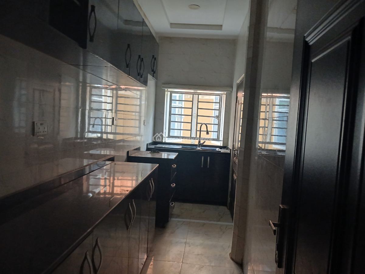 Newly Renovated 2 Bedroom Apartment + Bq, Eleganza Gardens Vgc Bus Stop, Vgc, Lekki, Lagos, Flat / Apartment for Rent