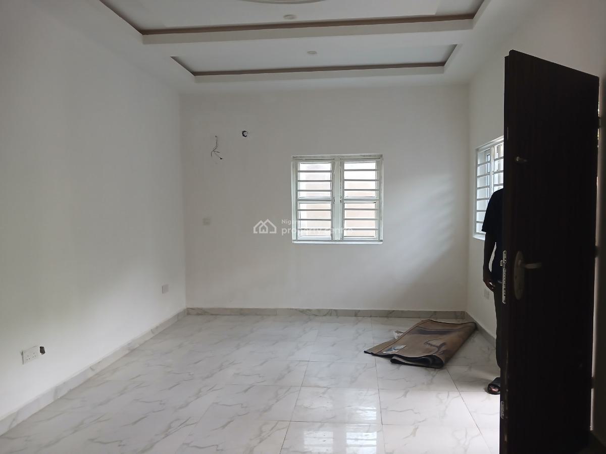 Newly Renovated 2 Bedroom Apartment + Bq, Eleganza Gardens Vgc Bus Stop, Vgc, Lekki, Lagos, Flat / Apartment for Rent
