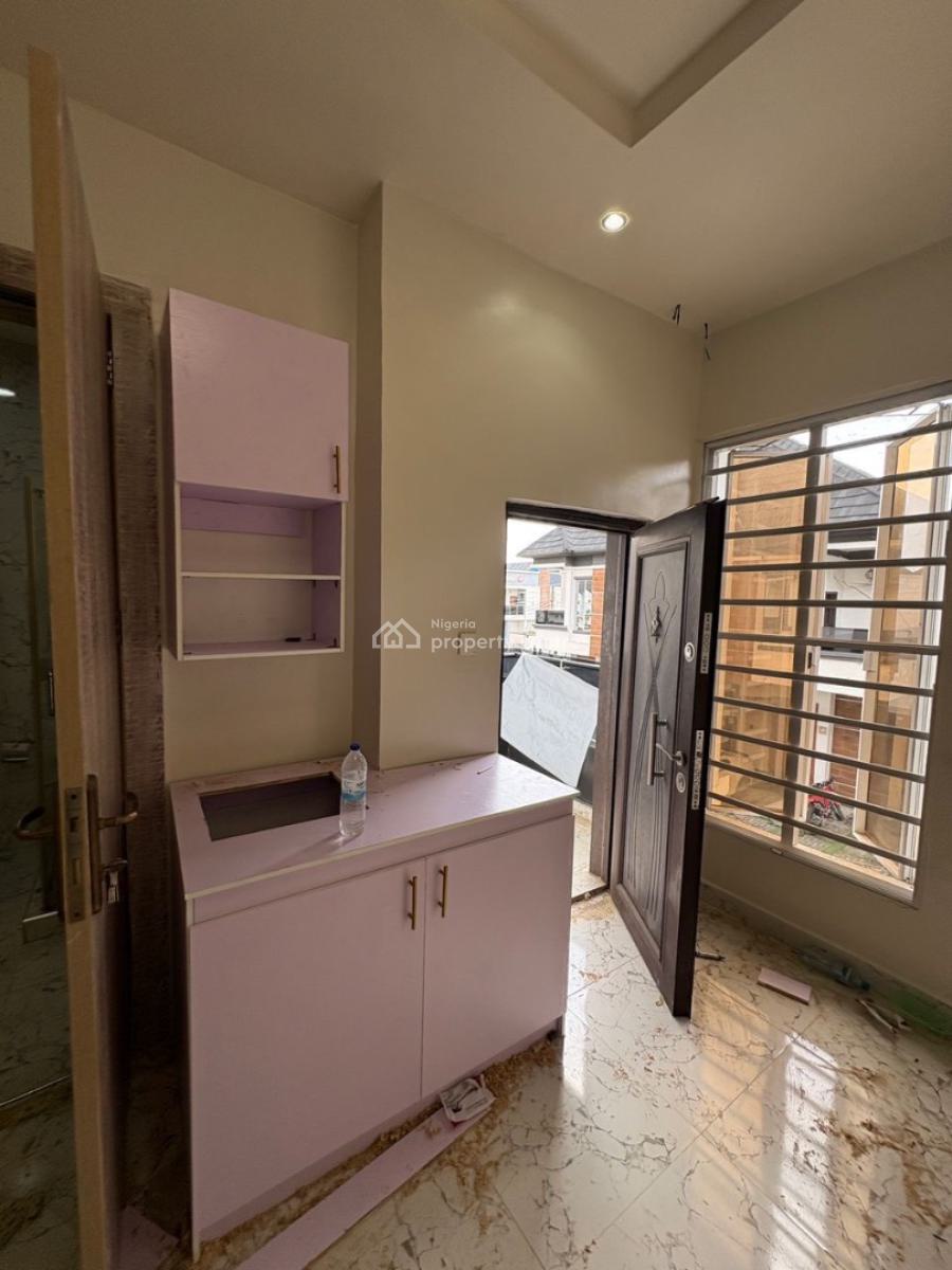 Masters Bedroom Upstairs with Personal Kitchen and Meter and Jacuzzi, Conservation Road Lekki, Lekki Phase 2, Lekki, Lagos, Self Contain (single Rooms) for Rent