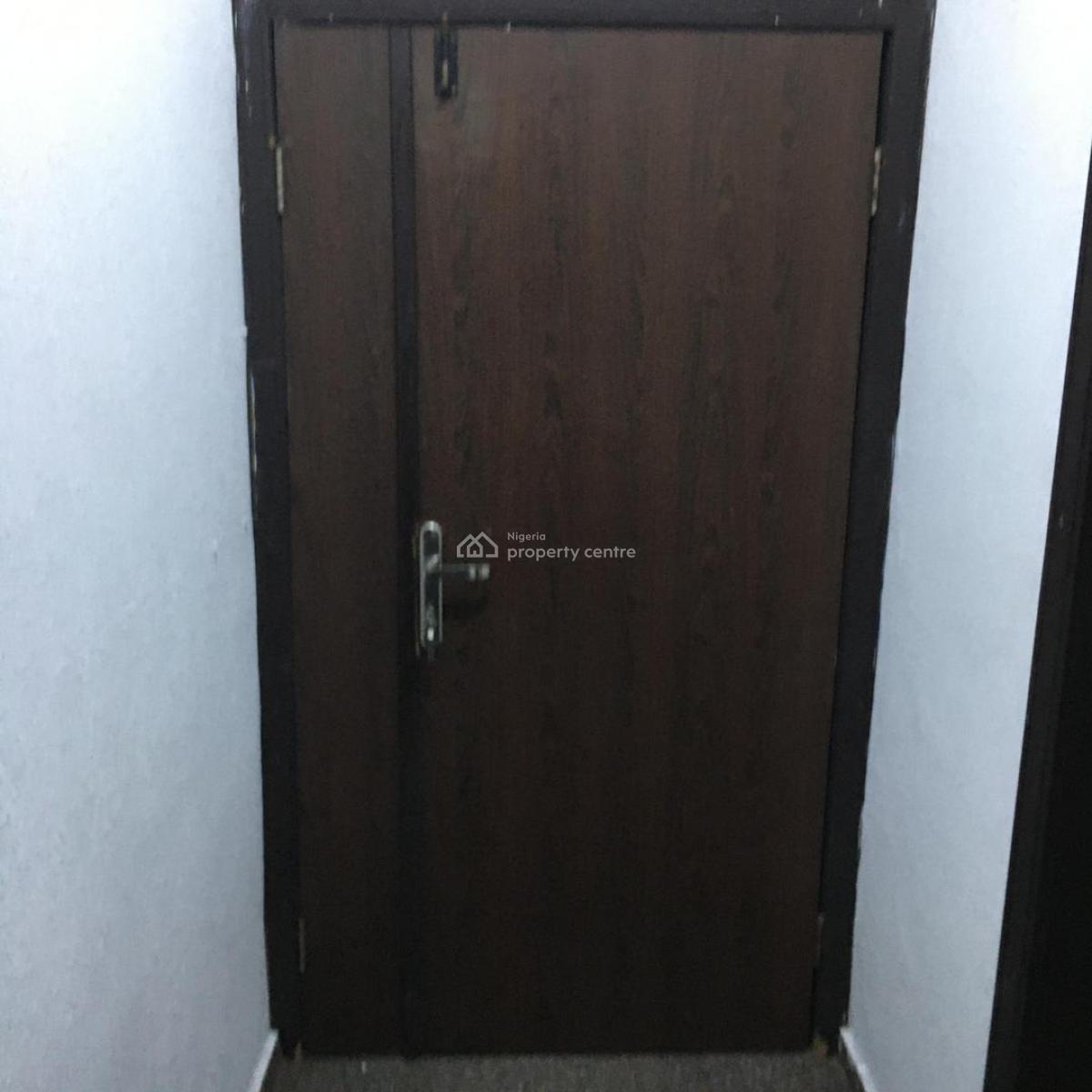 Standard 3 Bedroom Apartment with Bq, Lekki Phase 1, Lekki, Lagos, Flat / Apartment for Rent