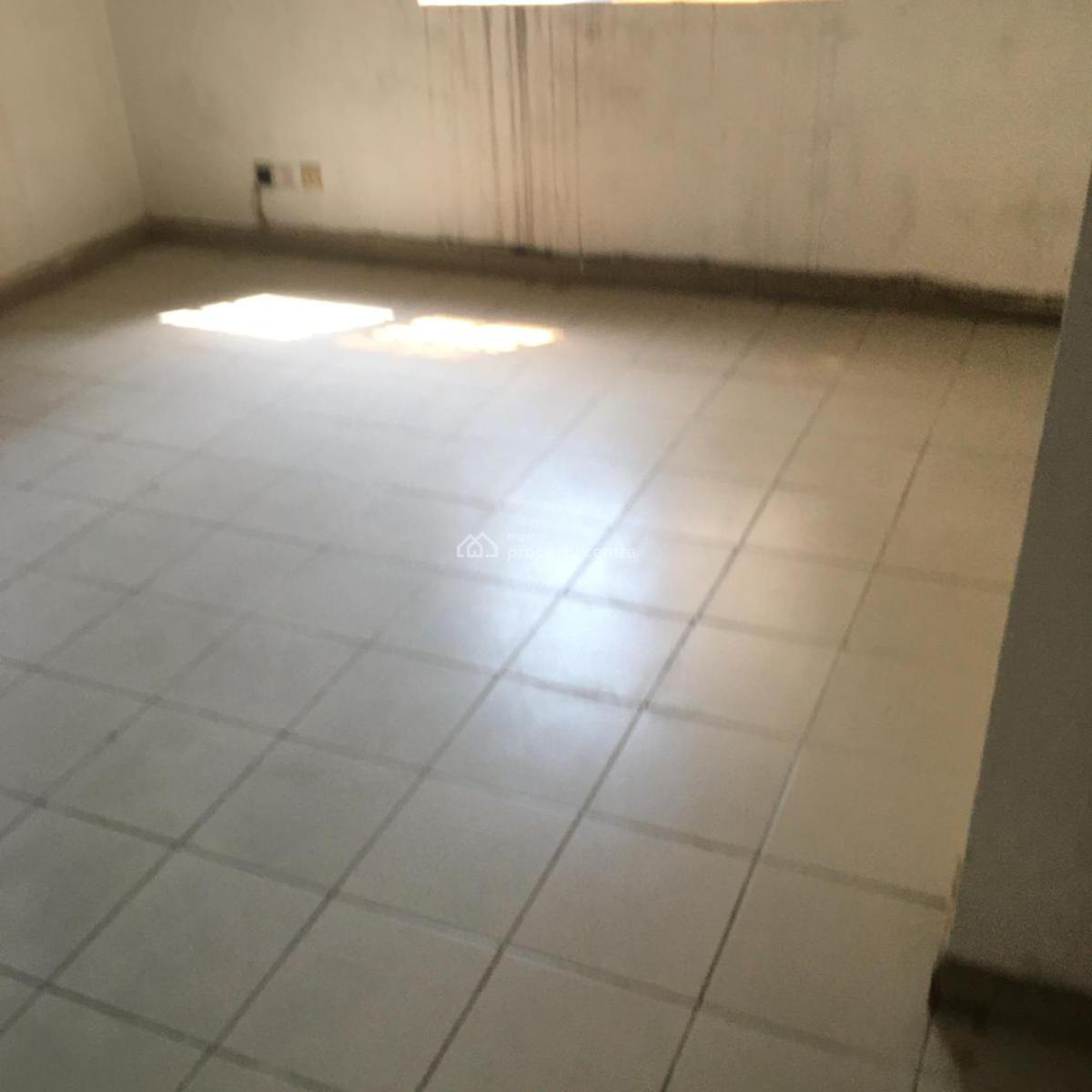 Standard 3 Bedroom Apartment with Bq, Lekki Phase 1, Lekki, Lagos, Flat / Apartment for Rent