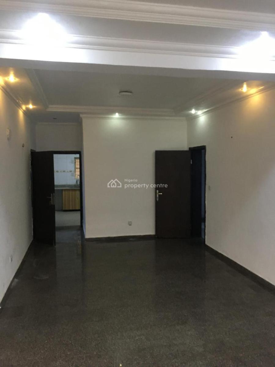 Standard 3 Bedroom Apartment with Bq, Lekki Phase 1, Lekki, Lagos, Flat / Apartment for Rent