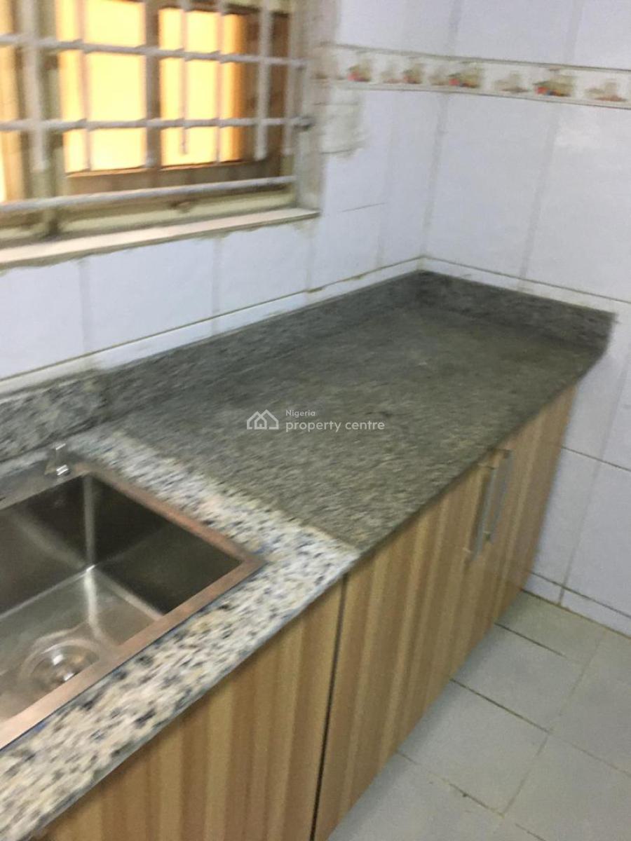 Standard 3 Bedroom Apartment with Bq, Lekki Phase 1, Lekki, Lagos, Flat / Apartment for Rent