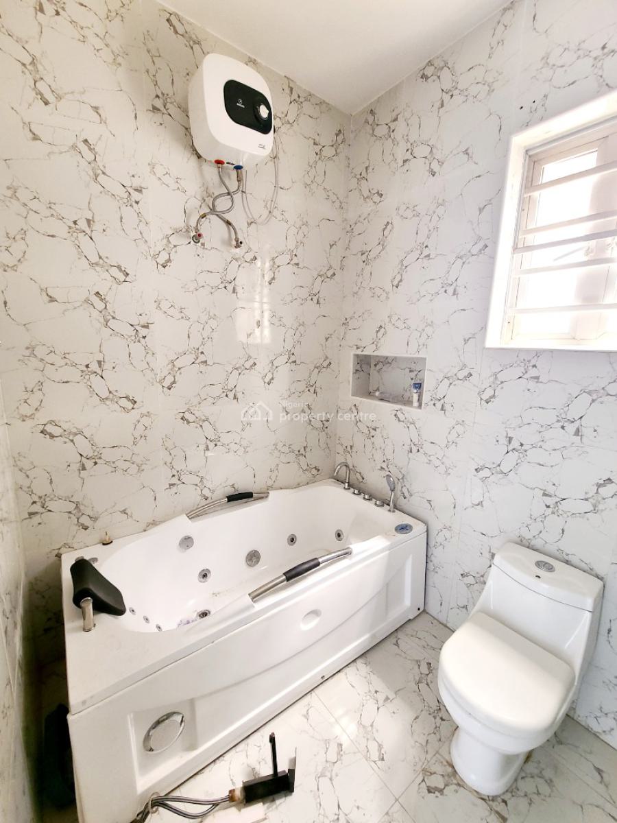 Brand New Masters Bedroom with Kitchenette, Balcony & Jacuzzi Upstair, Van Daniel Estate, Orchid Road, Lekki, Lagos, Flat / Apartment for Rent