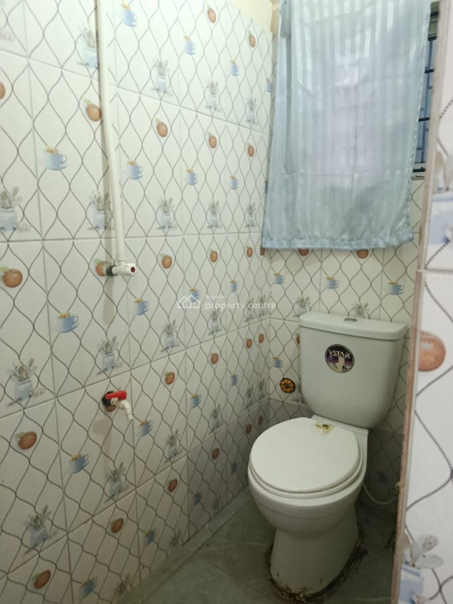 Well-maintained 3-bedroom Apartment with Good Facilities, Off Sura Mogaji, Ilupeju, Ilupeju, Lagos, Flat / Apartment for Rent